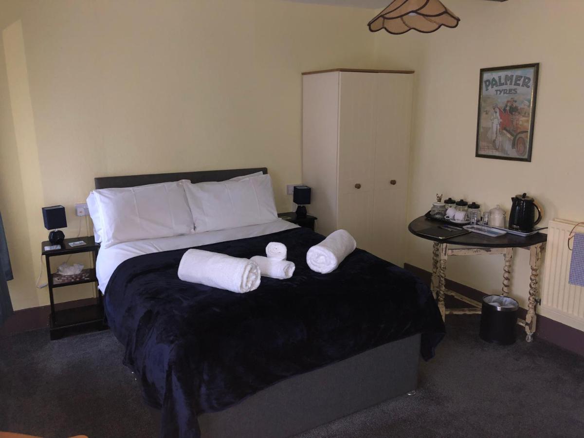 The Kings Arms Inn Stratton  Екстер'єр фото